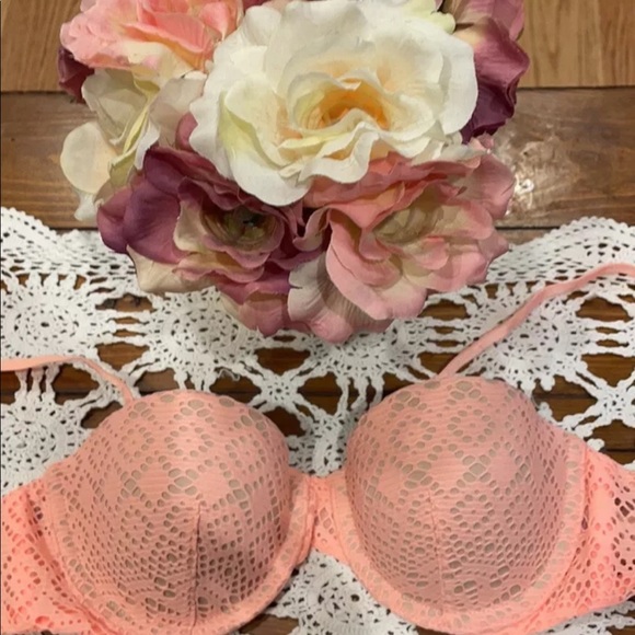 32B Victoria Secret bra - Picture 2 of 4